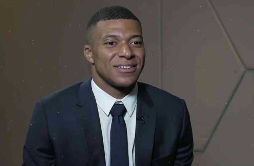 Mbappé says he chose PSG to play for the first team of Paris