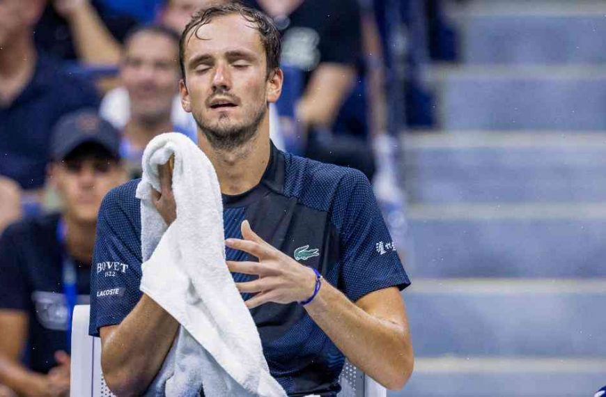 Daniil Medvedev beats Nick Kyrgios in straight sets to advance to US Open final